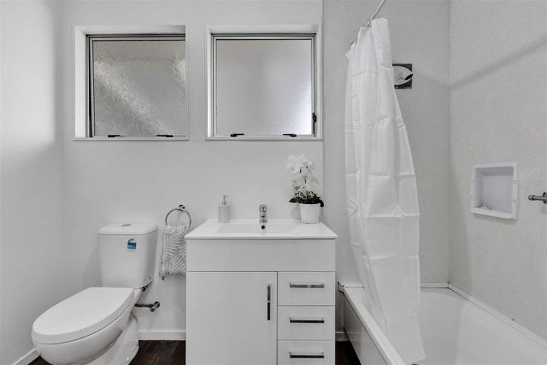 Photo of property in 18 Culzean Grove, Bell Block, New Plymouth, 4312