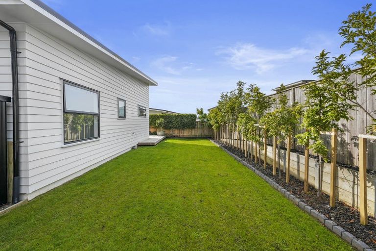 Photo of property in 5 Kuku Avenue, Red Beach, 0932