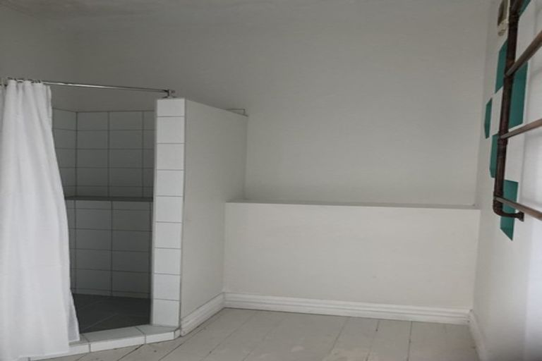 Photo of property in 145 Tasman Street, Mount Cook, Wellington, 6021