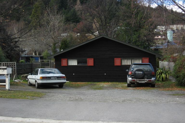 Photo of property in 2/13 Fryer Street, Queenstown, 9300