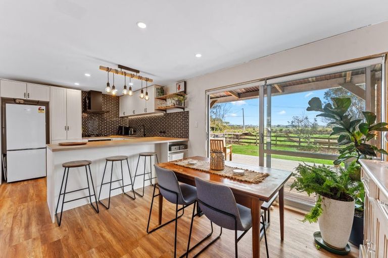 Photo of property in 2326 State Highway 16, Helensville, 0875