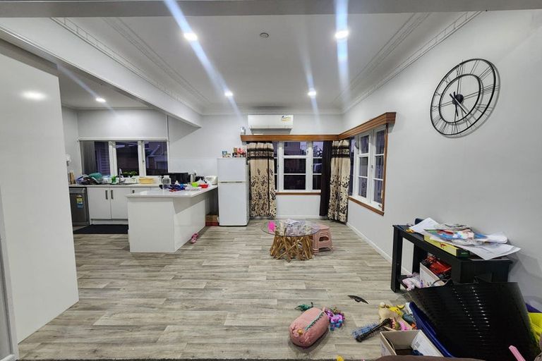 Photo of property in 13 Great South Road, Papatoetoe, Auckland, 2025