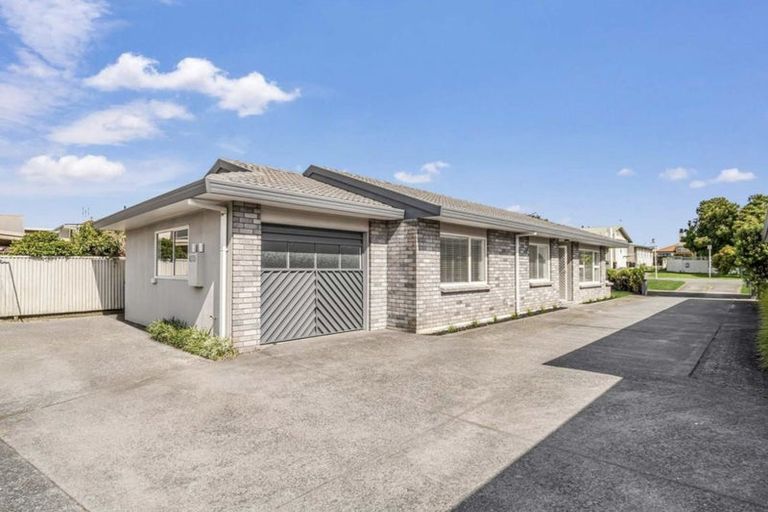 Photo of property in 2/37 Fourth Avenue, Tauranga, 3110