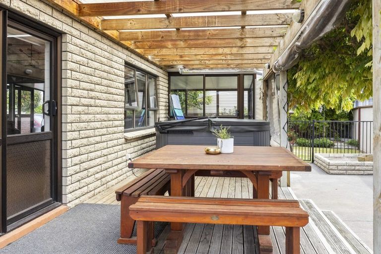 Photo of property in 10 Kamahi Avenue, Hawera, 4610