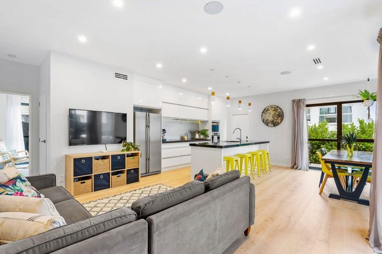 Photo of property in 1 Crompton Place, Orewa, 0931