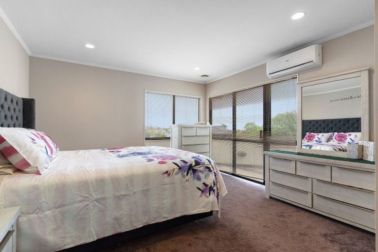 Photo of property in 8 Chiania Place, Somerville, Auckland, 2014