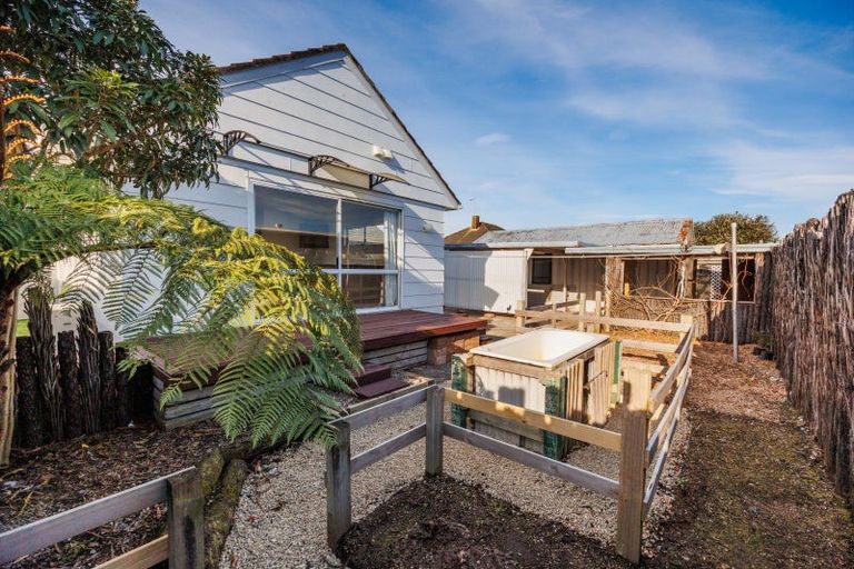 Photo of property in 6 Thames Street, Roslyn, Palmerston North, 4414