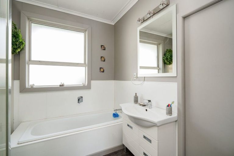 Photo of property in 89 Half Mile Road, Tuatapere, 9620