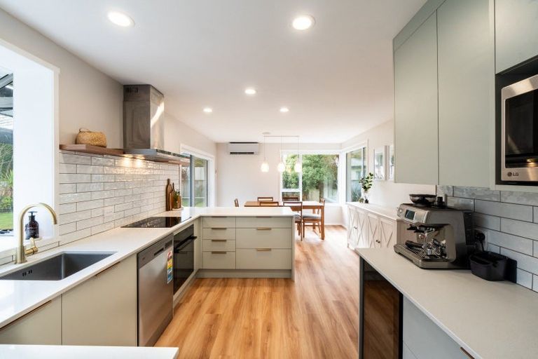 Photo of property in 10 Mahuri Road, Otatara, Invercargill, 9879