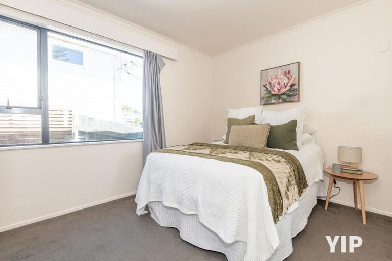 Photo of property in 19 Black Rock Road, Newlands, Wellington, 6037