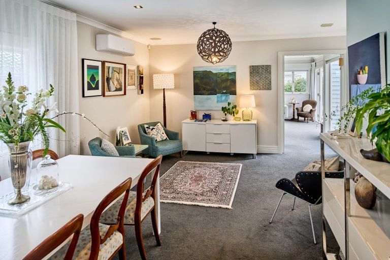 Photo of property in 292 The Parade, Island Bay, Wellington, 6023