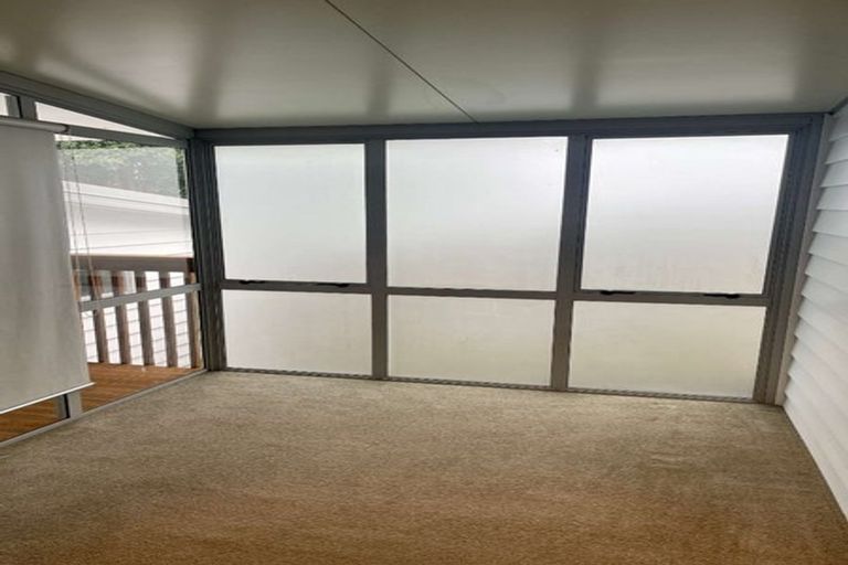 Photo of property in 43 Renata Crescent, Te Atatu Peninsula, Auckland, 0610