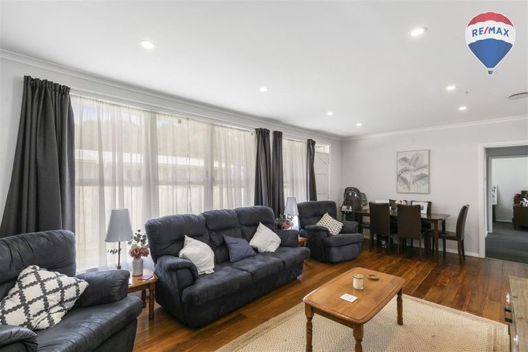 Photo of property in 18 Delaney Drive, Stokes Valley, Lower Hutt, 5019