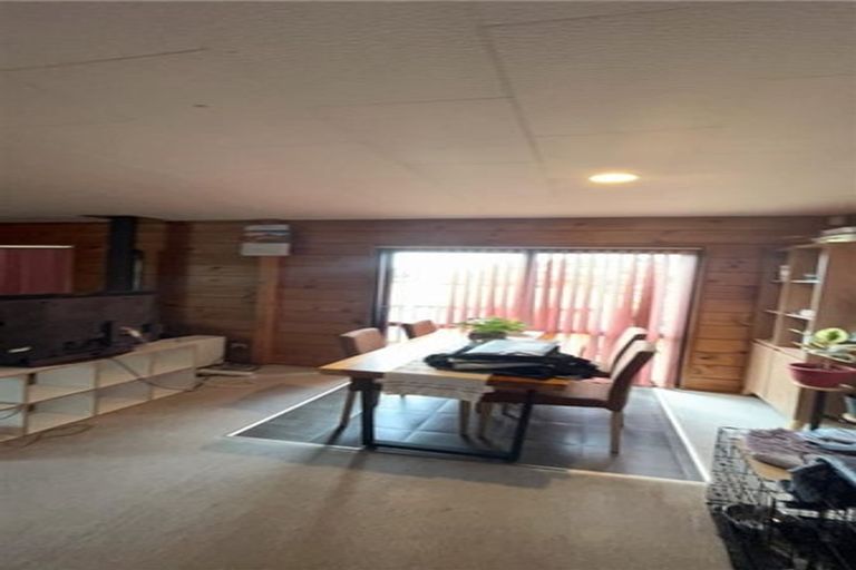 Photo of property in 36 Meadowvale Rise, Titirangi, Auckland, 0604