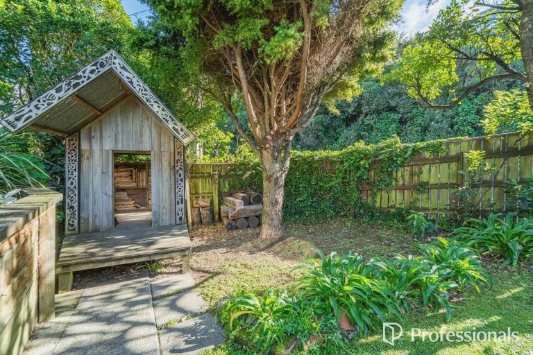 Photo of property in 20 London Road, Korokoro, Lower Hutt, 5012