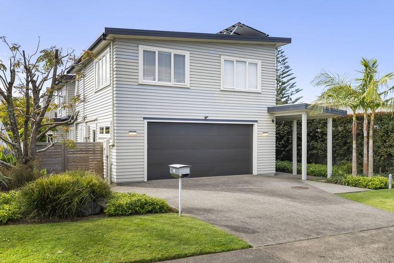 Photo of property in 3a Walton Street, Red Beach, 0932