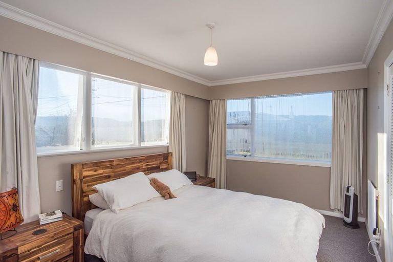 Photo of property in 17 Gray Avenue, Paraparaumu Beach, Paraparaumu, 5032