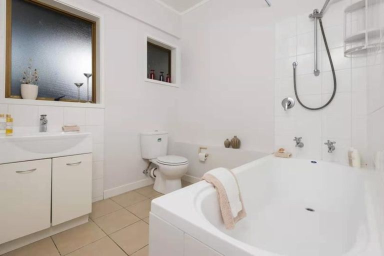Photo of property in 78 Weatherly Road, Torbay, Auckland, 0630