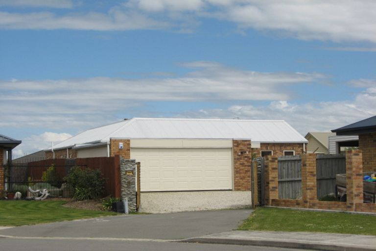 Photo of property in 8 Gerald Beattie Lane, Rangiora, 7400
