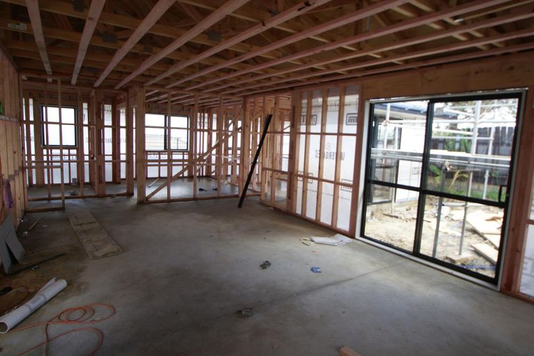 Photo of property in 3a Crompton Road, Massey, Auckland, 0614