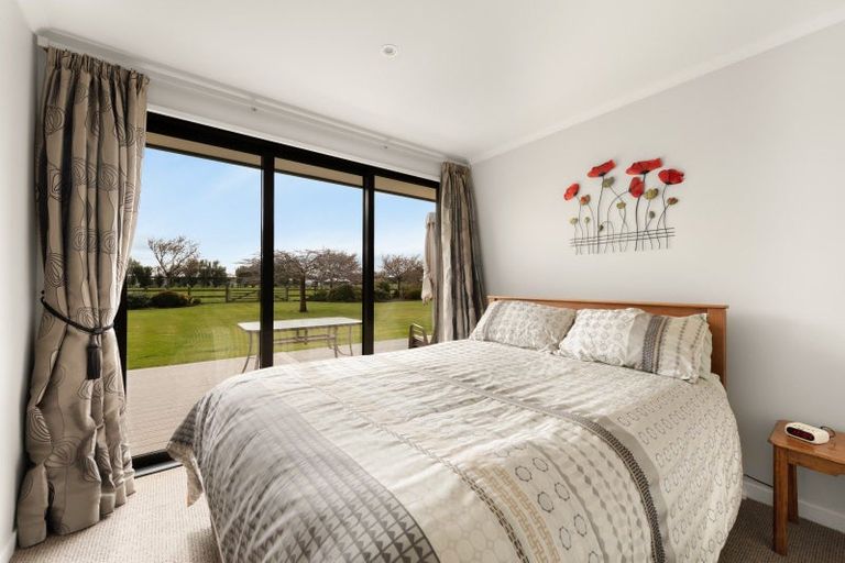 Photo of property in 24 Mckinnon Road, Edendale, Wyndham, 9893