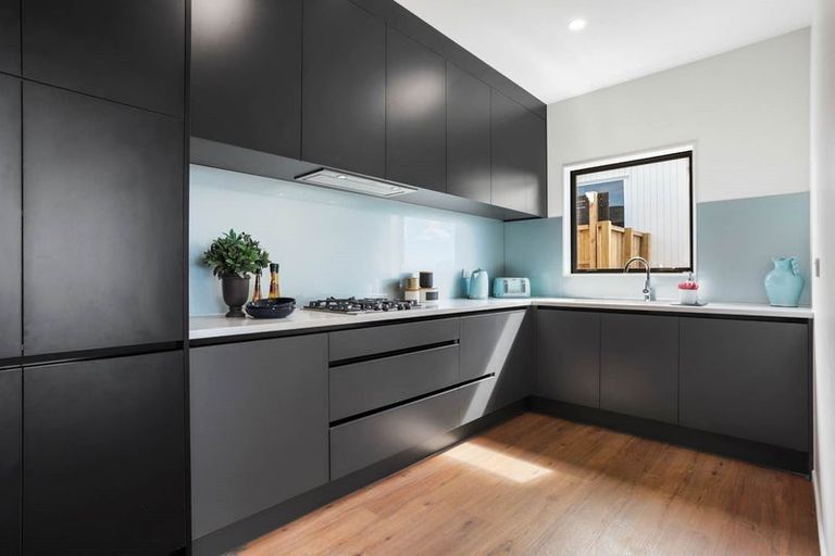 Photo of property in 85b Lake Panorama Drive, Henderson Valley, Auckland, 0614