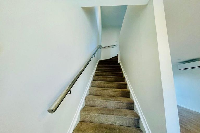 Photo of property in 16 Dorothy Thorpe Way, New Lynn, 0600