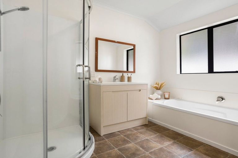 Photo of property in 88 Nielsen Gardens, Rototuna, Hamilton, 3210