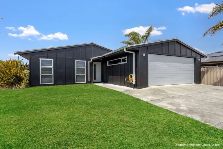 Photo of property in 10 Gregory Grove, Clive, 4102