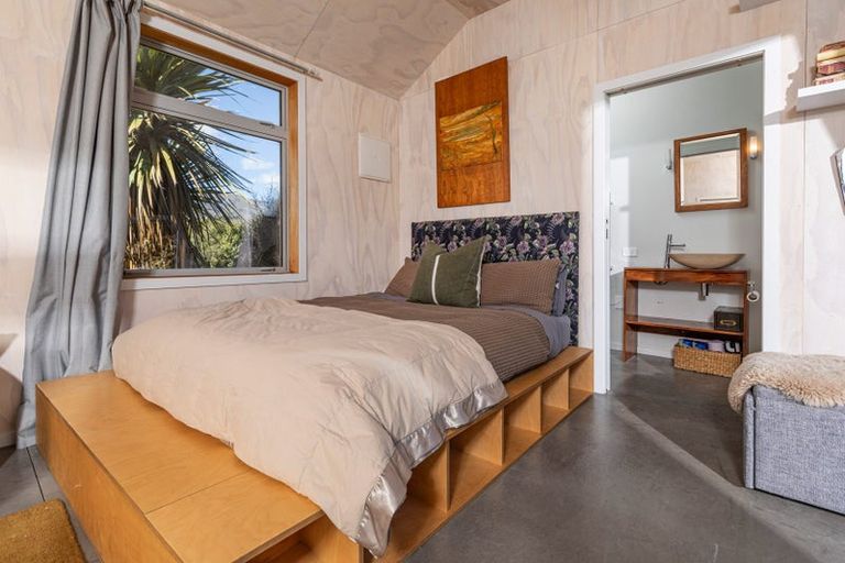 Photo of property in 5 Loach Road, Hawea Flat, Wanaka, 9382