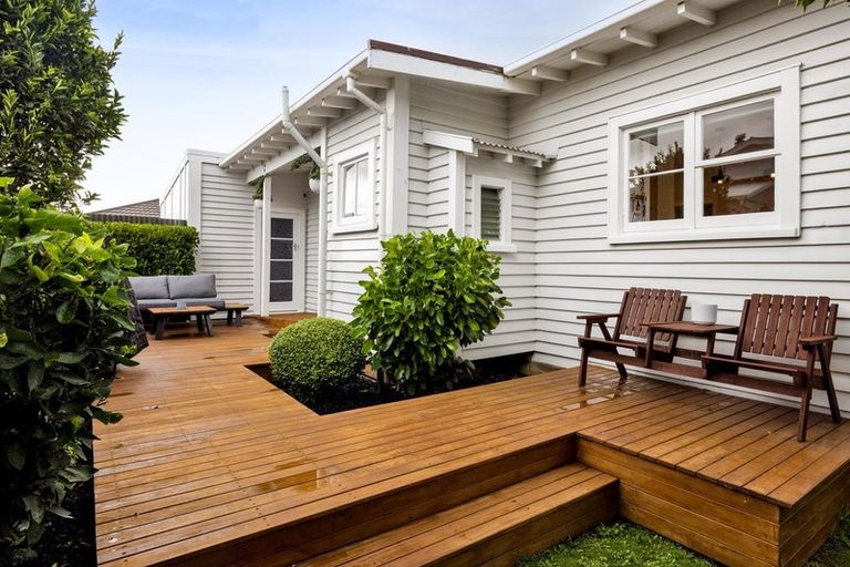 Photo of property in 211 Coronation Avenue, Welbourn, New Plymouth, 4310