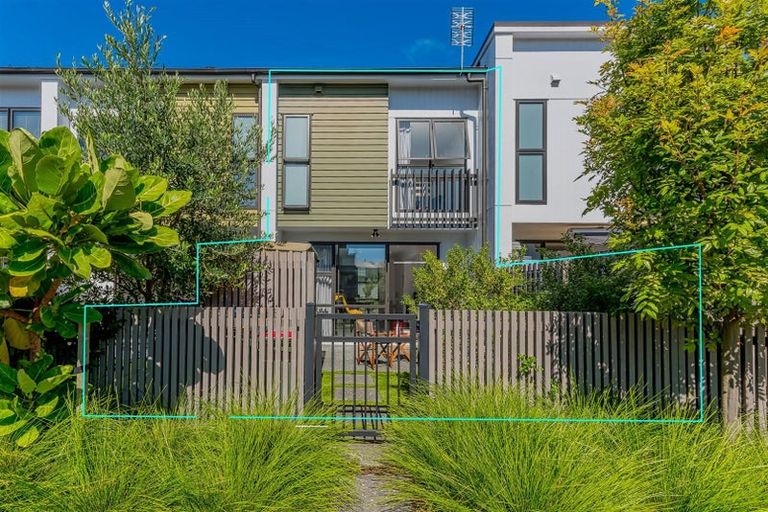 Photo of property in 42 Sidney Wallingford Way, Hobsonville, Auckland, 0616