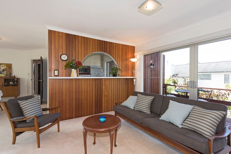 Photo of property in 1/22 Valley Road, Browns Bay, Auckland, 0630