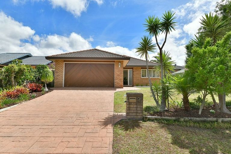Photo of property in 106 Lakeside Drive, Orewa, 0931