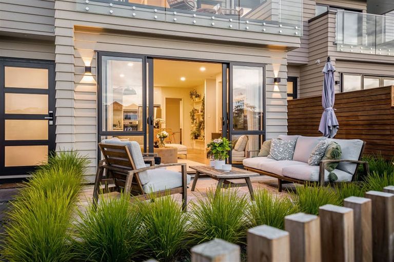 Photo of property in 10 Arran Point Parade, Orewa, 0931