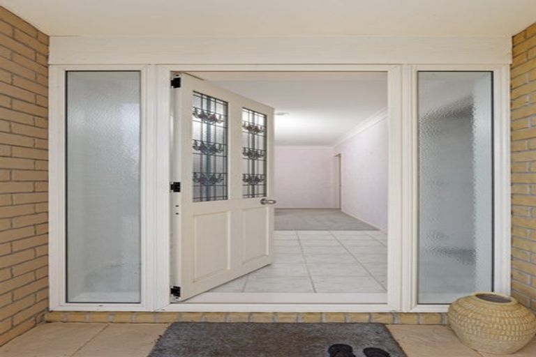 Photo of property in 61 Kath Hopper Drive, Orewa, 0931