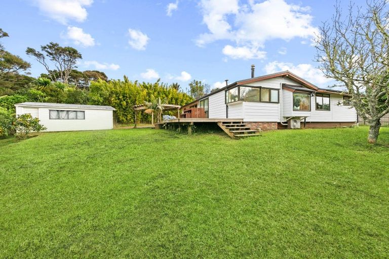 Photo of property in 204 Shaw Road, Oratia, Auckland, 0604