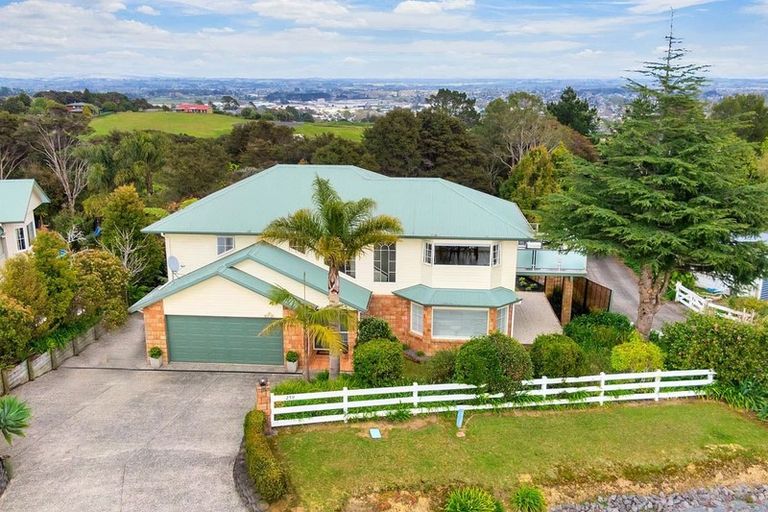 Photo of property in 259 Kaipara Road, Papakura, 2582