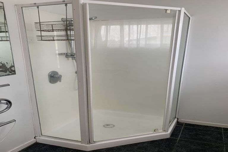 Photo of property in 7 Locket Road, Glenfield, Auckland, 0629