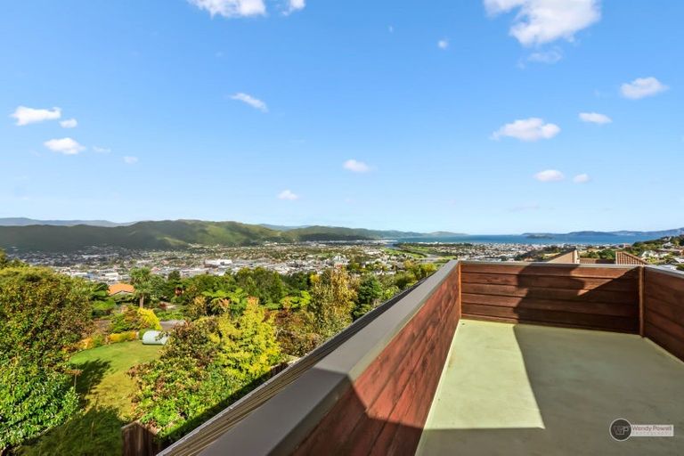 Photo of property in 94 Viewmont Drive, Harbour View, Lower Hutt, 5010
