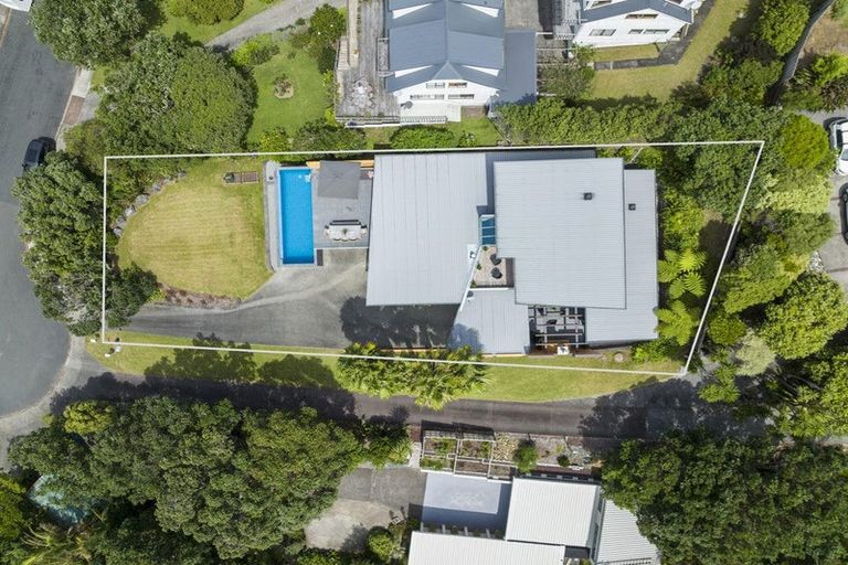 Photo of property in 36a Glenelg Road, Red Beach, 0932