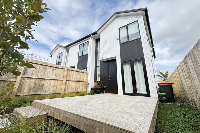 Photo of property in 3/28 Smythe Road, Henderson, Auckland, 0612