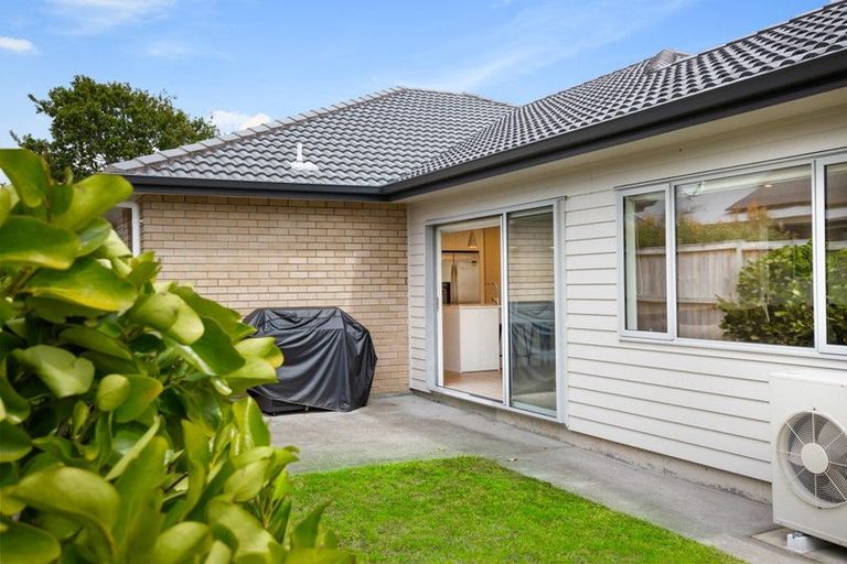 Photo of property in 5 Raymond Grace Avenue, Huapai, Kumeu, 0810