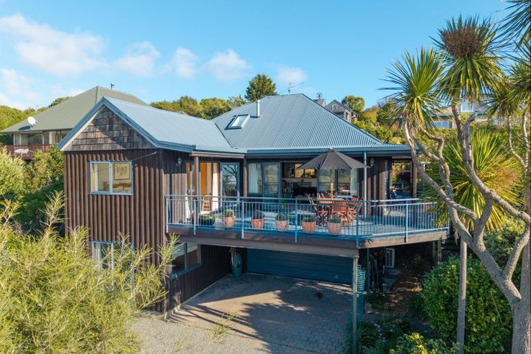 Photo of property in 17 Te Ra Crescent, Diamond Harbour, 8972