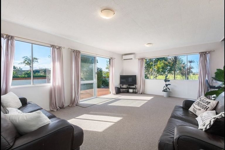 Photo of property in 5 The Crescent, Waihi Beach, 3611