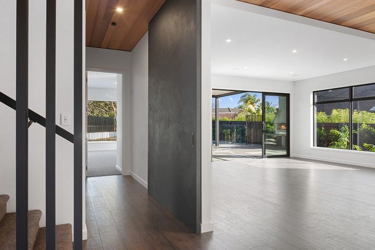 Photo of property in 5 Waipuia Place, Greenhithe, Auckland, 0632