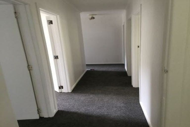 Photo of property in 54 Derwent Crescent, Titirangi, Auckland, 0604