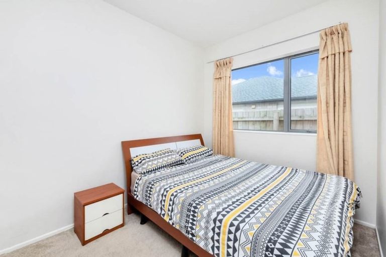 Photo of property in 17 Clendon Place, Manurewa, Auckland, 2102