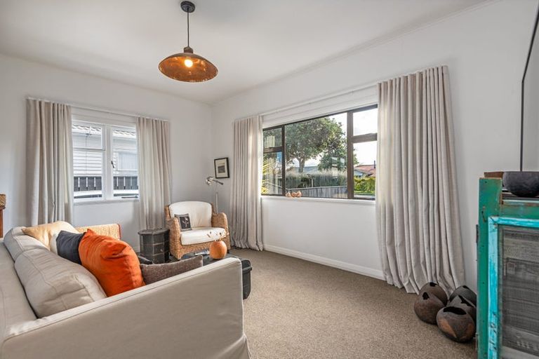 Photo of property in 244 College Street, West End, Palmerston North, 4412