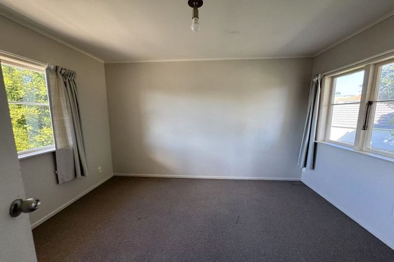 Photo of property in 572 Beach Road, Rothesay Bay, Auckland, 0630